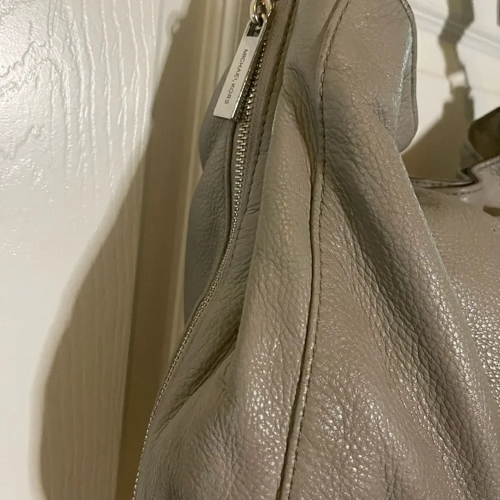 Michael Kors Gray Slouchy Leather Satchel/Shoulder Bag silver tone hardwares.